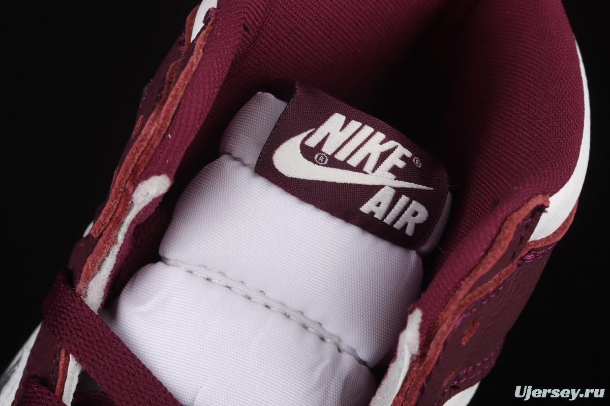 Air Jordan 1 Retro High OG Bordeaux Bordeaux burgundy high top basketball shoes 555088-611