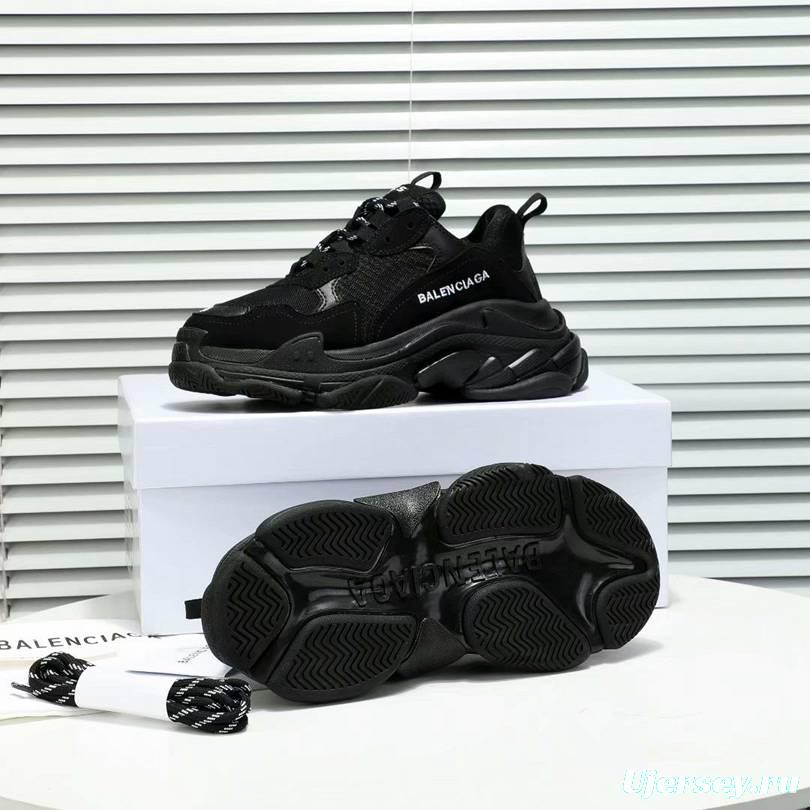 Men/Women Balenciaga Triple S Black Sneaker Item 6380340