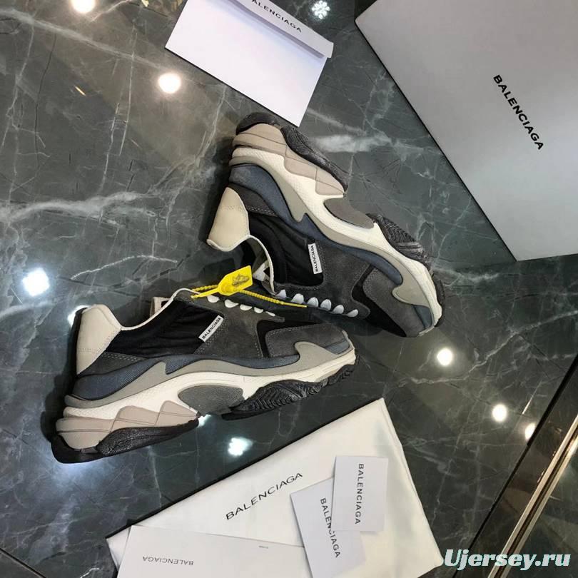 Men/Women Balenciaga Triple S Sneaker Dark Grey Item 6380340