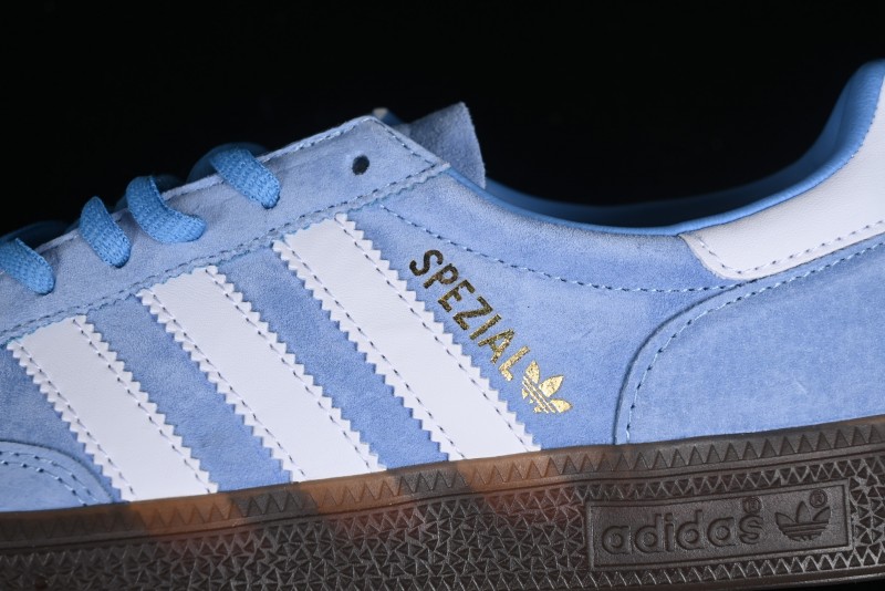 Adidas Handball Spezial Retro Casual Sneakers with Suede Upper and Gum Rubber Outsole - BD7632