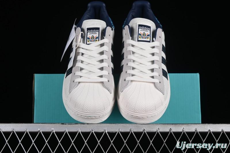 Adidas Originals Superstar Casual Sneakers with Shell Toe Design - ID1139