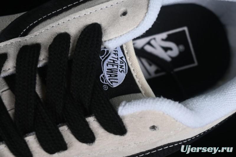 Vans Classics Knu Skool Retro Sneakers with Thick Tongue and Oversized Toe - VN0009QC02Y