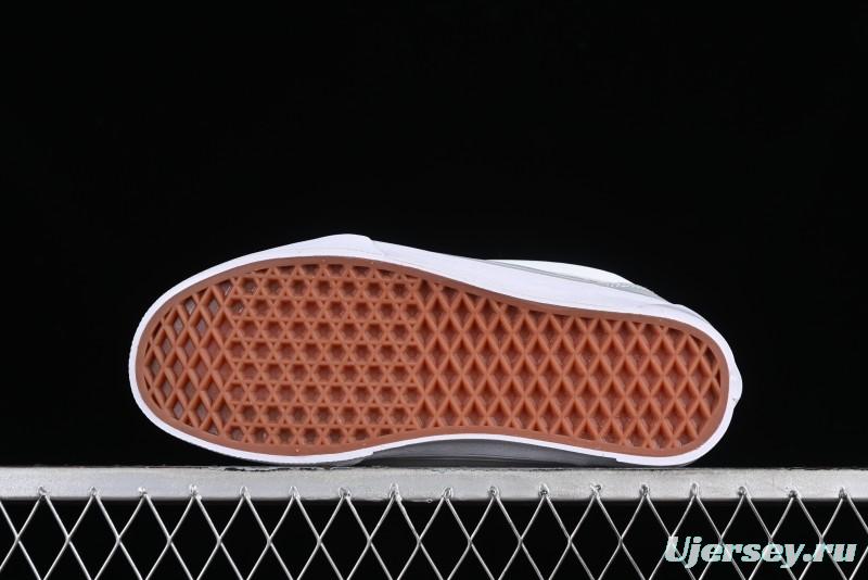 Vans Classics Knu Skool Chunky Tongue Retro Sneakers in Grey White - VN0009QCYF9