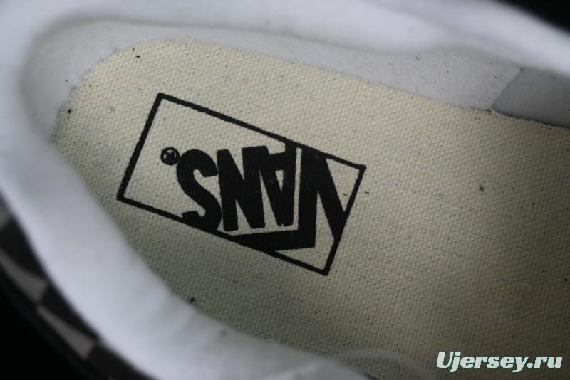 Vans Classics Knu Skool Retro Skate Shoes with Thick Tongue and Oversized Toe - VN0009QCB9P