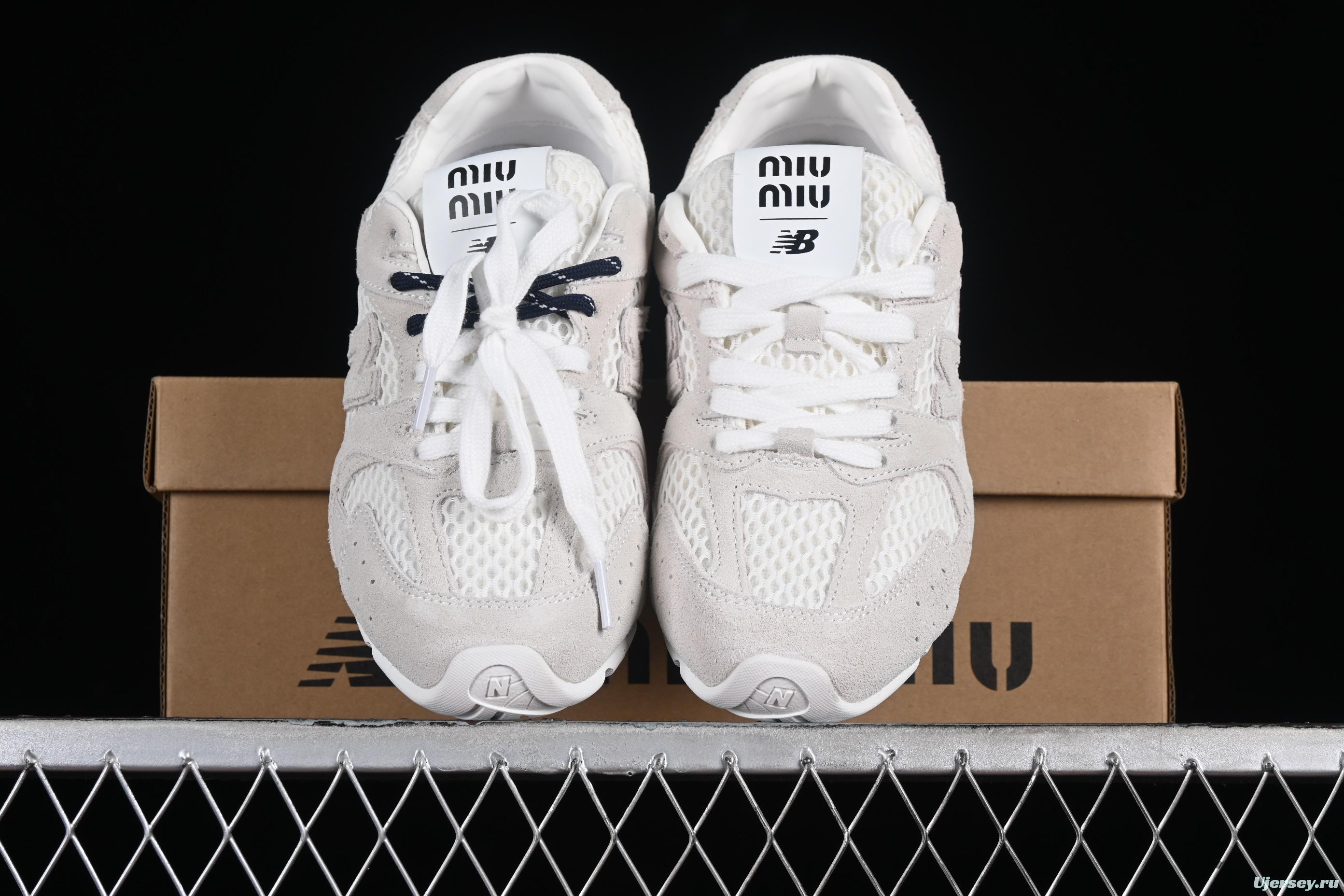 MiuMiu x New Balance 530 Low-Top Retro Casual Running Sneakers in White - 530