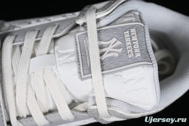 MLB Chunky Liner New York Yankees Sneakers with Lightweight Thick Sole and Hook Loop Closure - 3ASXCMM4N50GRS