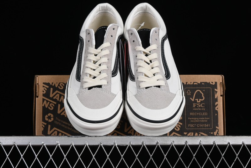 Vans Old Skool Reissue 136 Low-Top Skate Shoes with Detachable Cushioned Insole - VN000MT6KIG