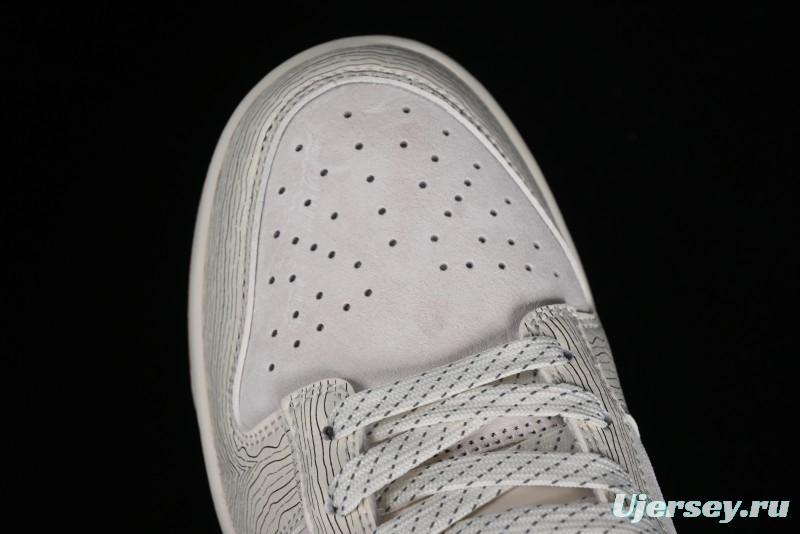 Supreme x Nike Dunk Low SB Skate Shoes with Zoom Air Cushion - XD6188-035