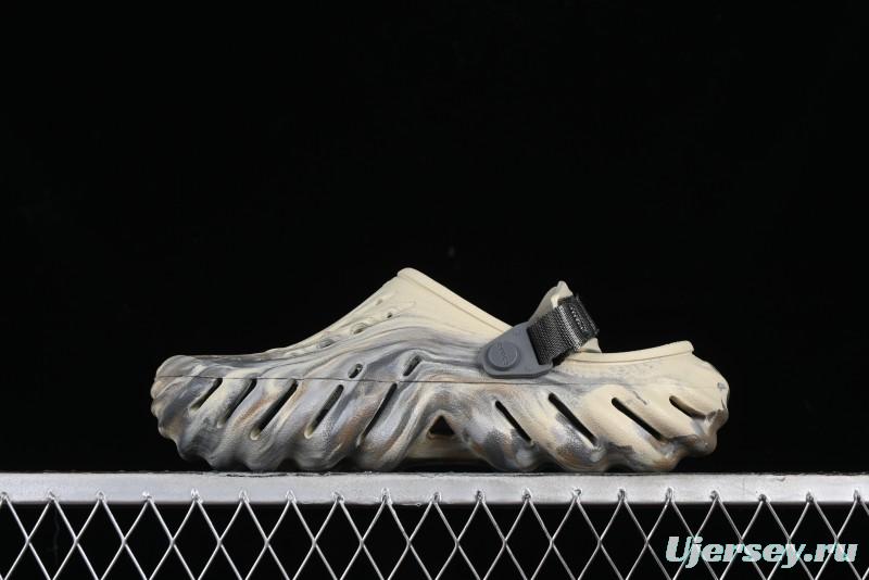 Crocs Classic Clog Slip-On Beach Sandals with Ventilation Holes - B.D4