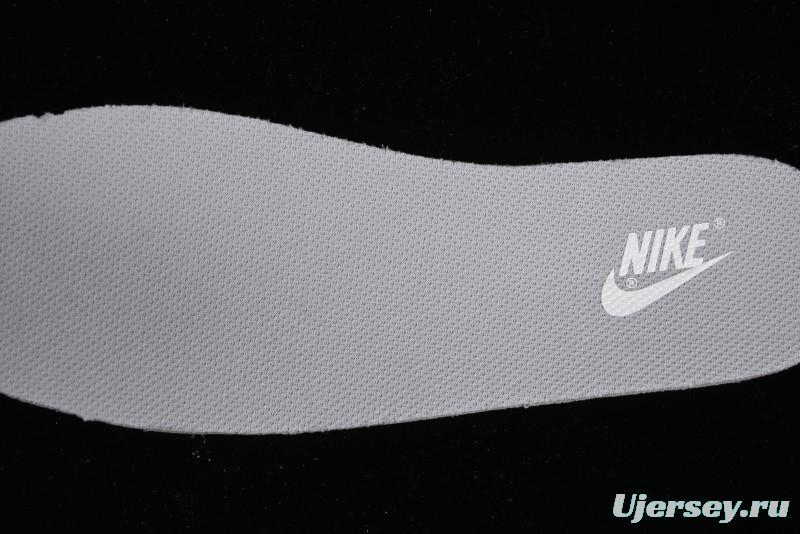 Nike Supreme x Nike SB Dunk Low Casual Skate Shoes in Beige Grey - RM2308-233