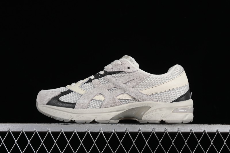 Asics Tiger GEL-1130 Low-Top Retro Running Shoes with GEL Cushioning and Ortholite Insole - 1201A982-200