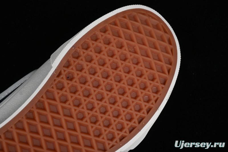 Vans Classics Knu Skool Retro Sneakers with Enlarged Toe and Thickened Trim - VN0009QCLC3