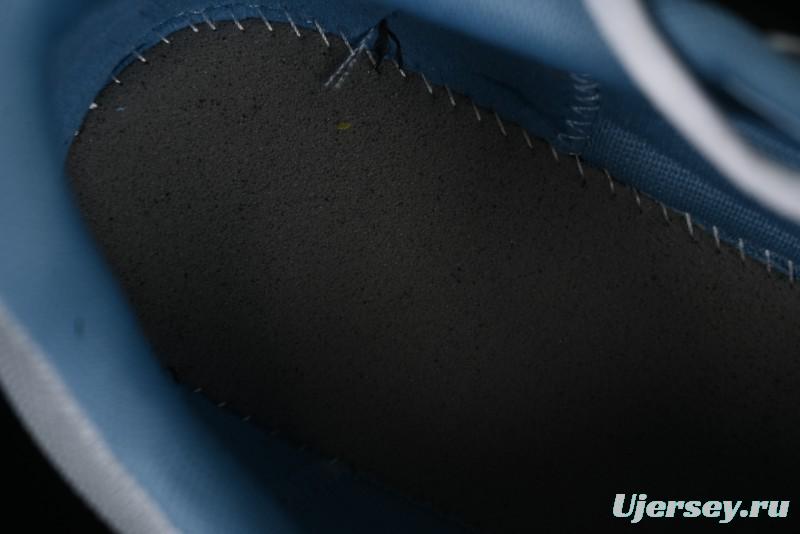 Dior B30 Sneakers with Reflective CD30 Logo and Lightweight Rubber Sole - CD30