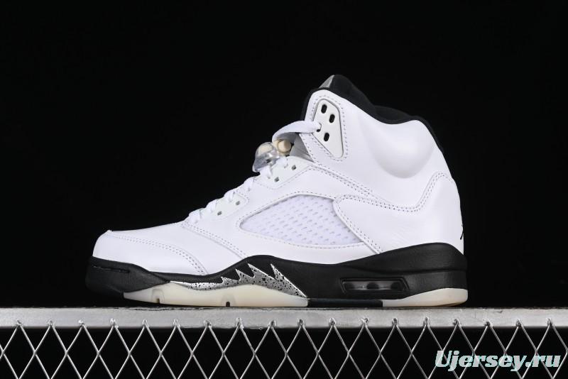 Nike Air Jordan 5 Retro Basketball Shoes in White/Silver/Black - DD0587-110