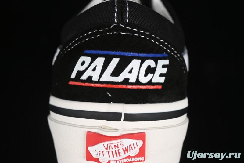 Vans Old Skool Low-Top Retro Skate Shoes in Black & White - VN0A5KRXBA2