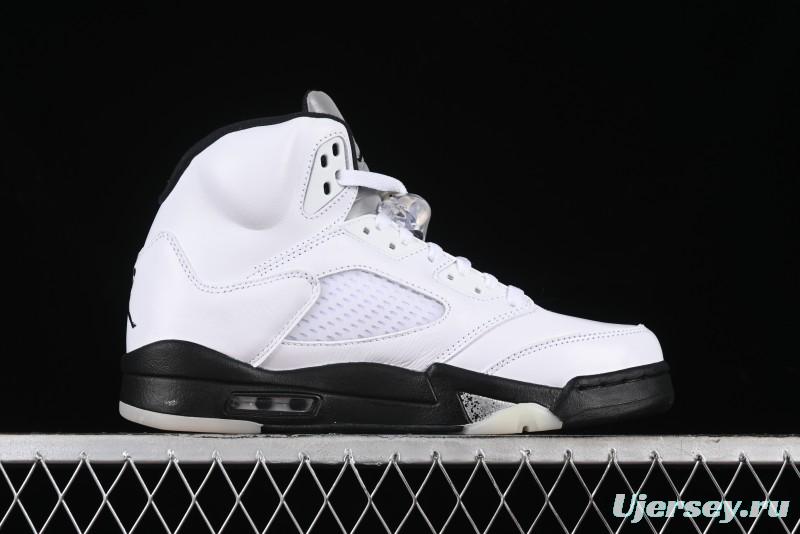 Nike Air Jordan 5 Retro Basketball Shoes in White/Silver/Black - DD0587-110