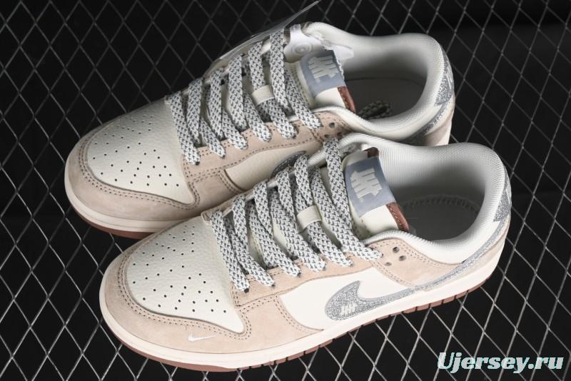Nike SB Dunk Low UN Collaboration - Light Brown with Silver Swoosh Anniversary High-End Custom Low-Top Casual Sneakers - CF3688-013
