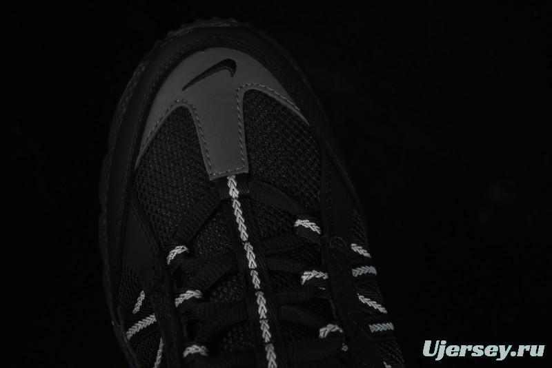 Nike Air Humara Retro Trail Running Shoes with 1990s Outdoor Style - 924464-001