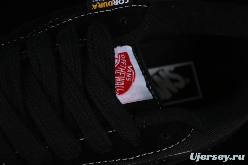 Vans Knu Skool Low Top Retro Casual Vulcanized Slip-On Shoes in Black - VN000CRPBMA