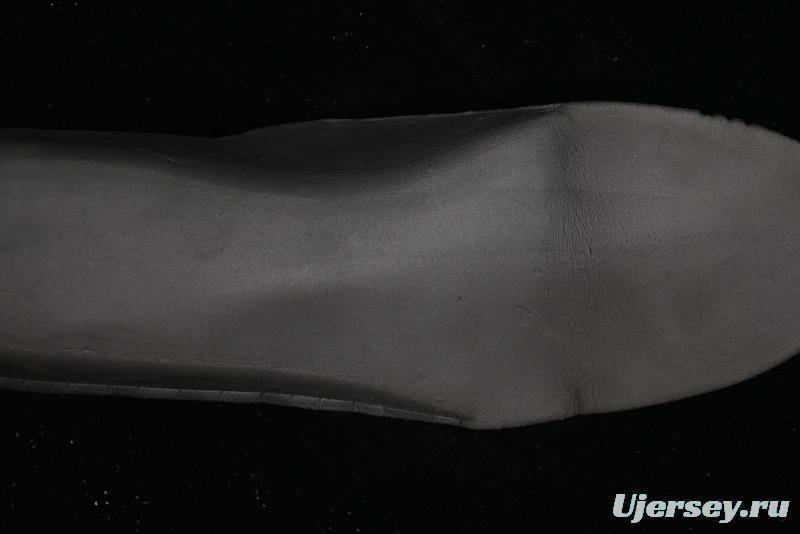 Nike Air Humara Retro Trail Running Shoes with 1990s Outdoor Style - 924464-001