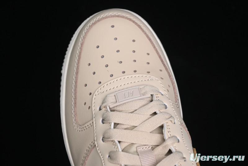 Nike Air Force 1 '07 Low Top Sneakers with Full-Grain Leather and Air Cushion - DQ7569-102