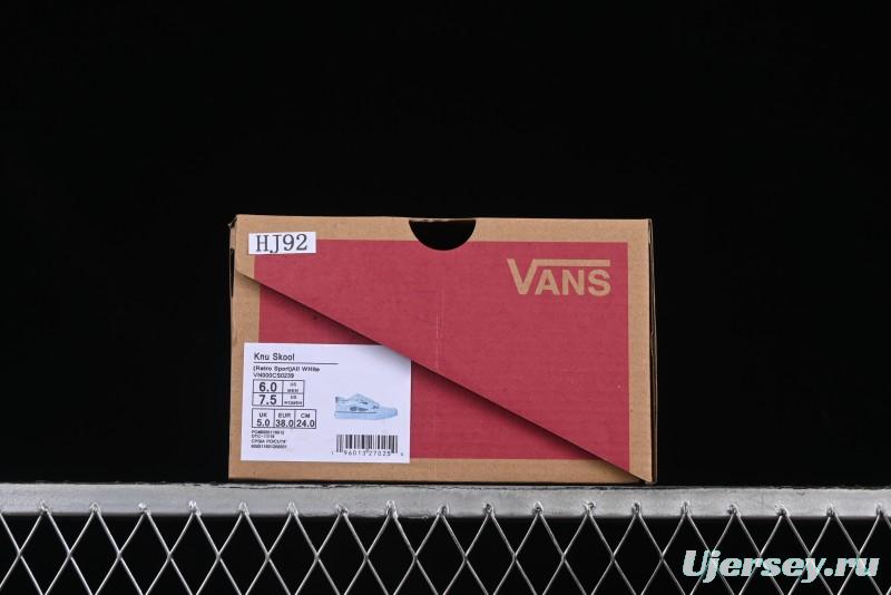 Vans Knu Skool Low-Top Retro Chunky Sneakers with Oversized Logo - VN000CS0239