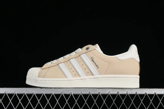 Adidas Originals Superstar Casual Sneakers with Shell Toe Design - IE3039