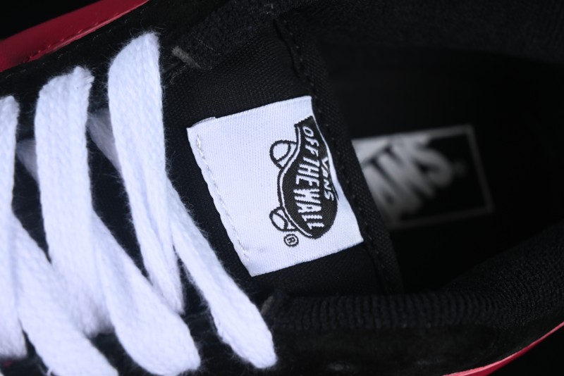 Vans Knu Skool Low-Top Retro Chunky Sneakers - VN0009QCB9M