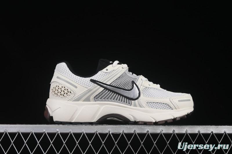 Nike Zoom Vomero 5 Retro Casual Running Shoes with Lightweight EVA Midsole - FJ2028-001