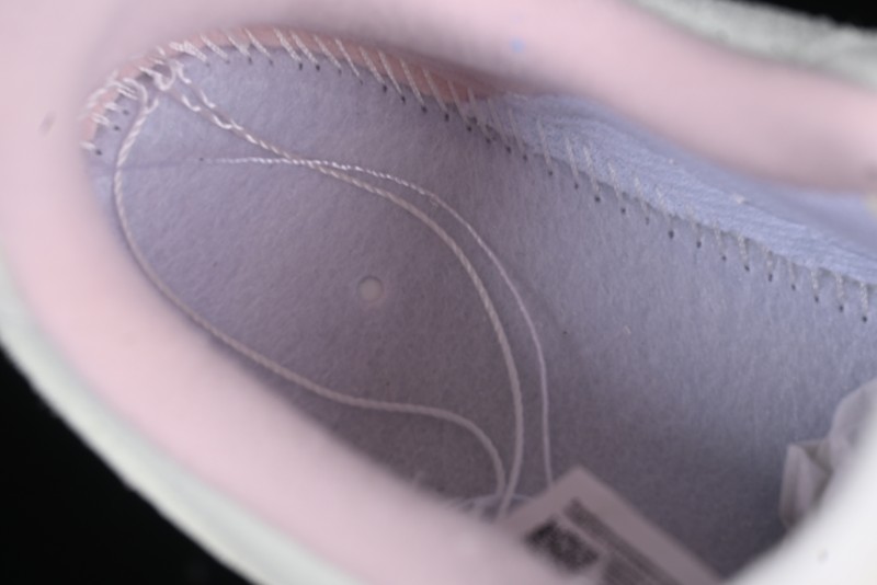 Nike Air Force 1 '07 Low Valentine's Day Limited Casual Sneakers with Full-Length Air Cushion - HV5992-111