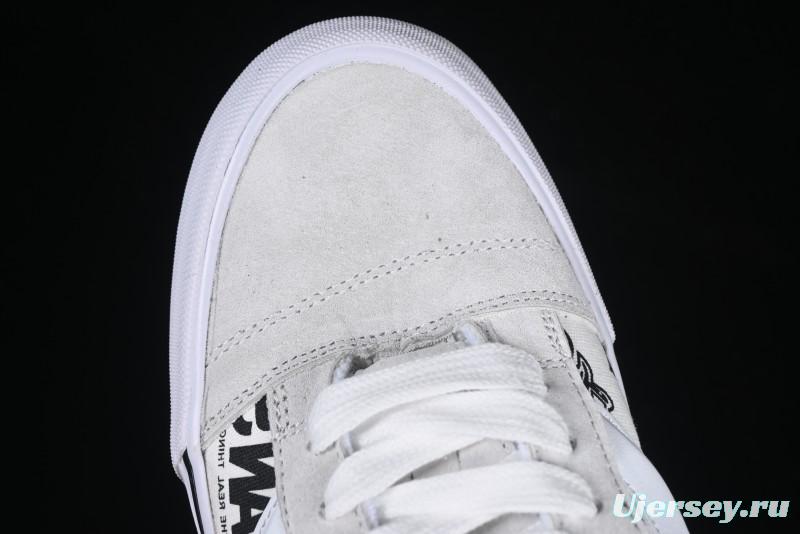 Vans Knu Skool Low-Top Retro Chunky Sneakers with Oversized Logo - VN000CS0239