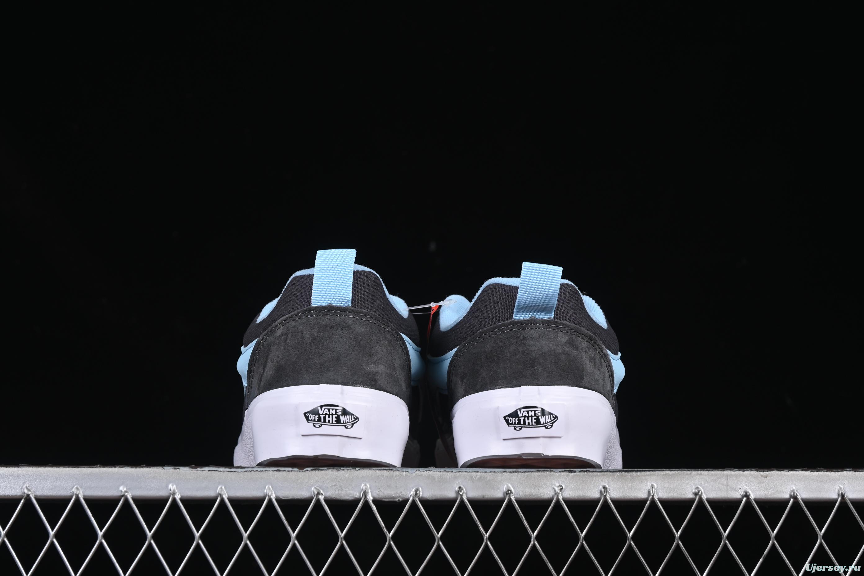 Men's Classic Skate Shoes with Light Blue Side Stripe – Suede and Canvas Design