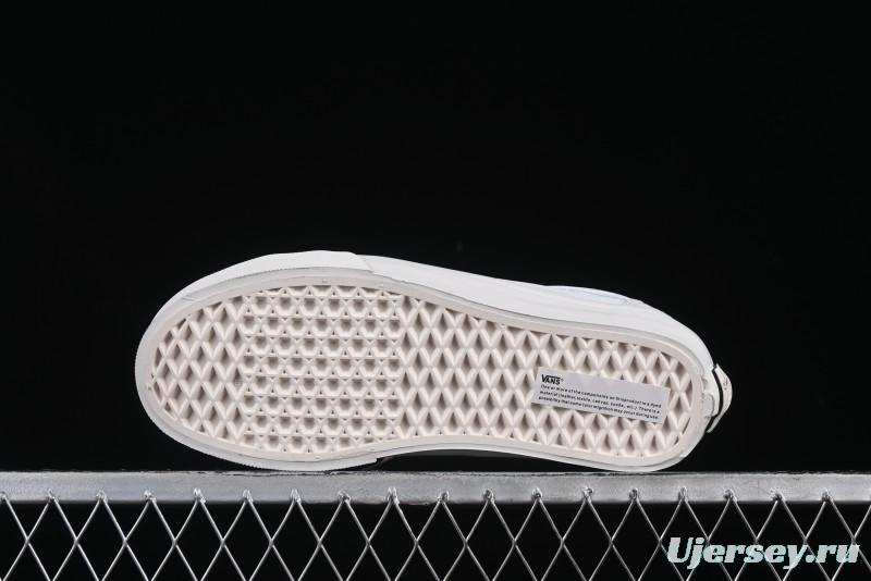 Classic White Low-Top Skate Sneakers with Gray Suede Accents
