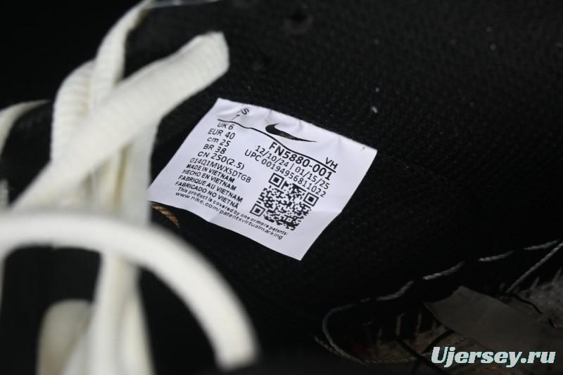 Nike SB Dunk Low Premium Skateboarding Shoes in Black and White - FN5880-001