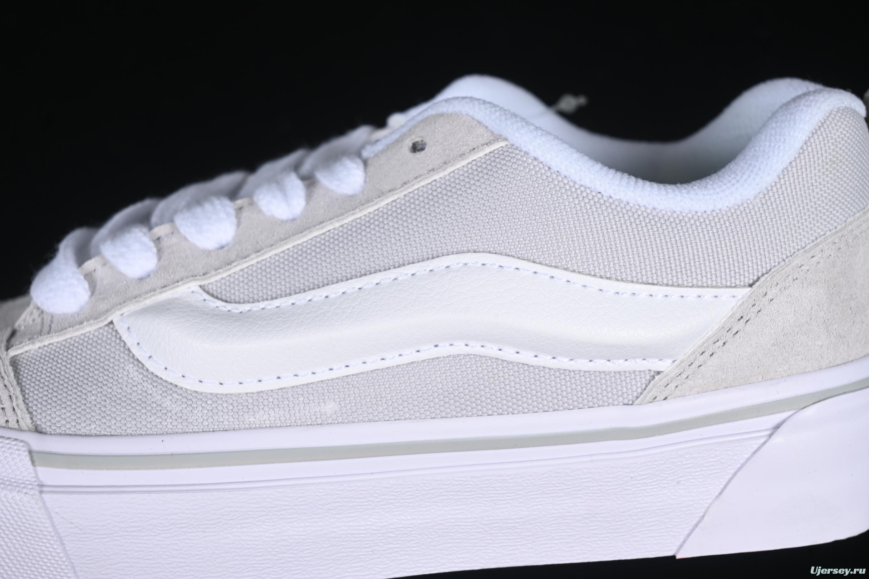 Vans Knu Skool Low-Top Retro Chunky Sneakers with Oversized Logo - VN000CRPBWD