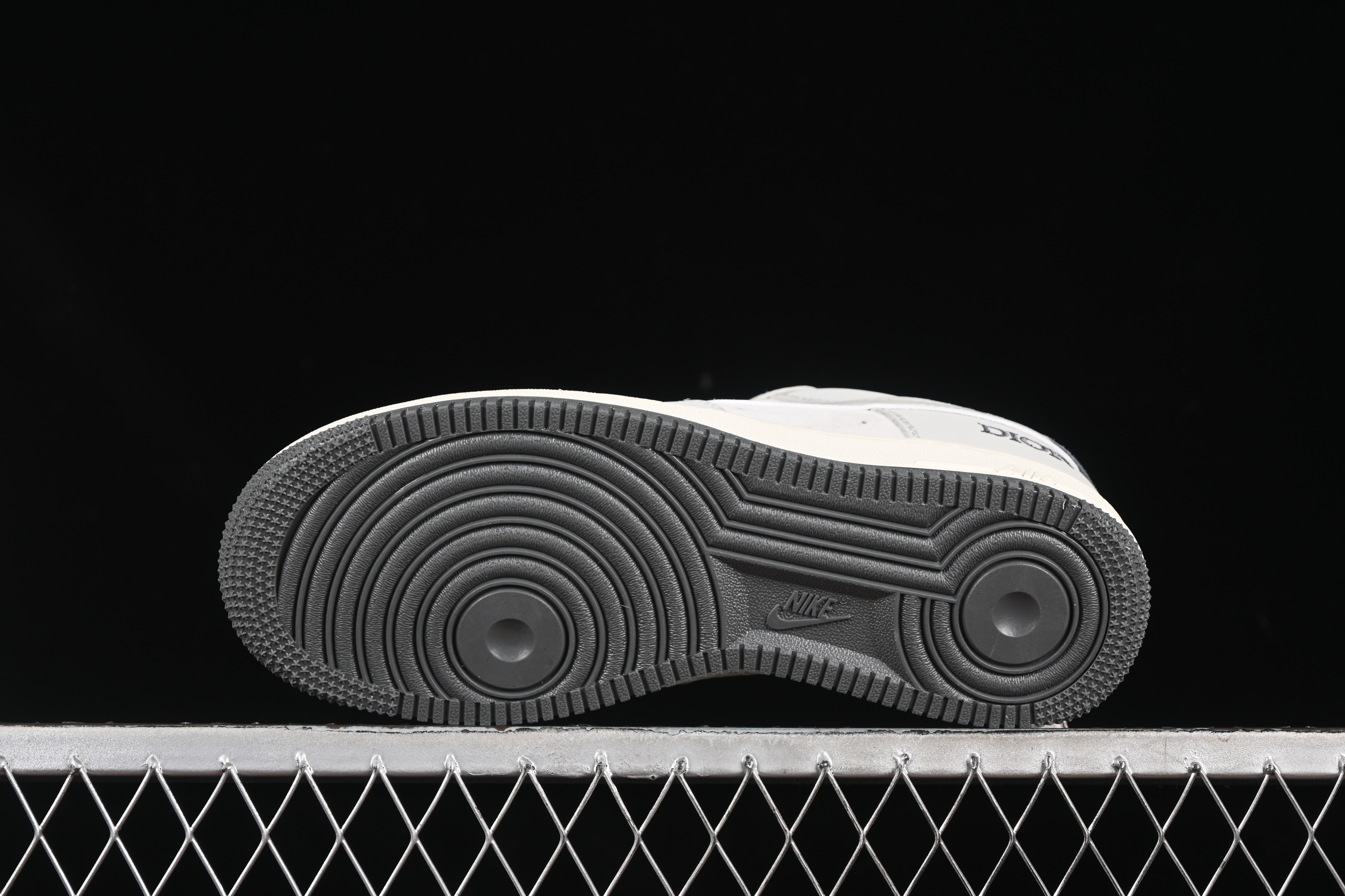 Nike Air Force 1 '07 Low Dior Collaboration Classic Gray Low-Top Casual Sneakers - DF0188-041