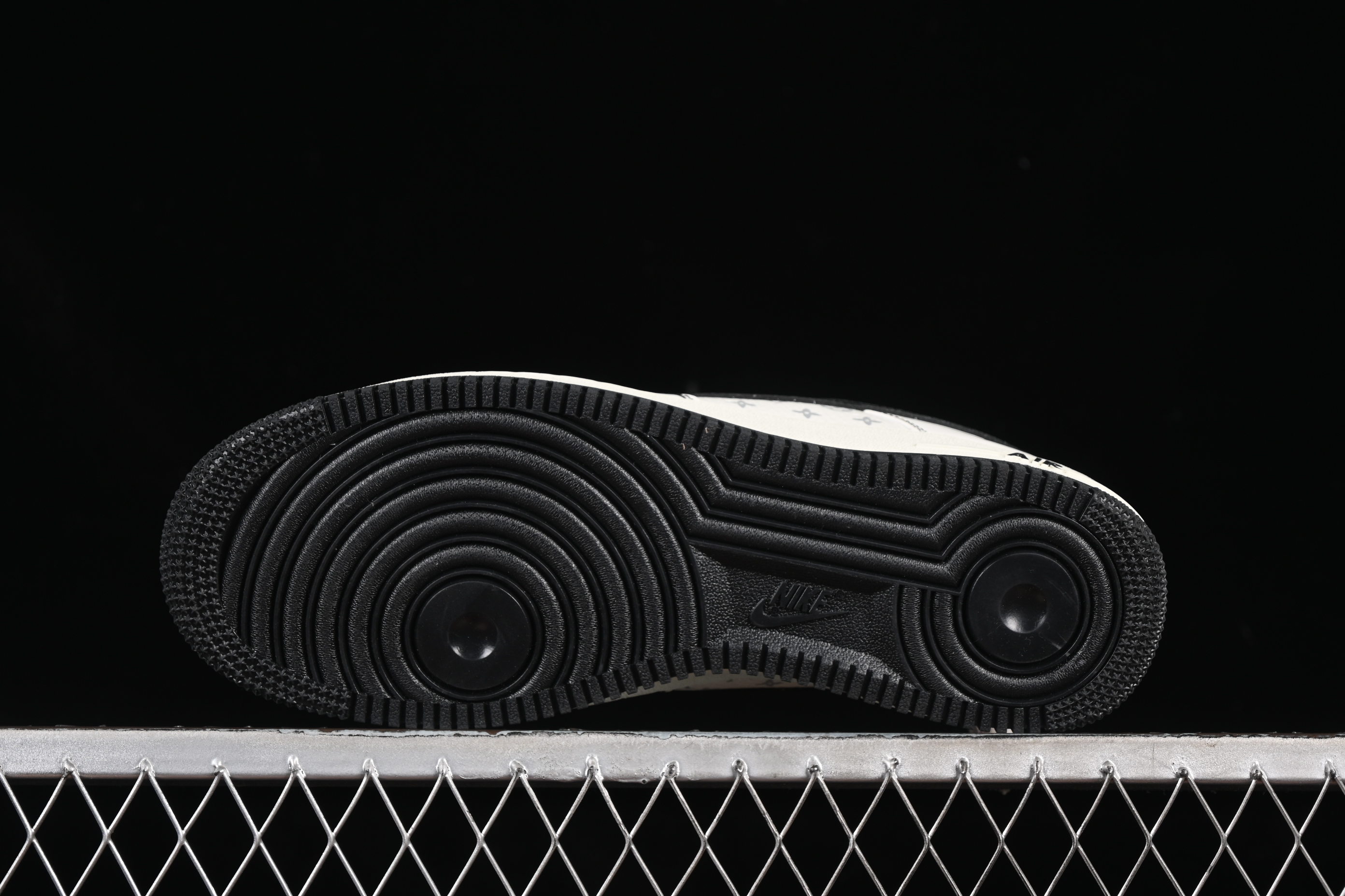 Nike Air Force 1 '07 Low LV Collaboration White Black Casual Sneakers - BZ6808-102