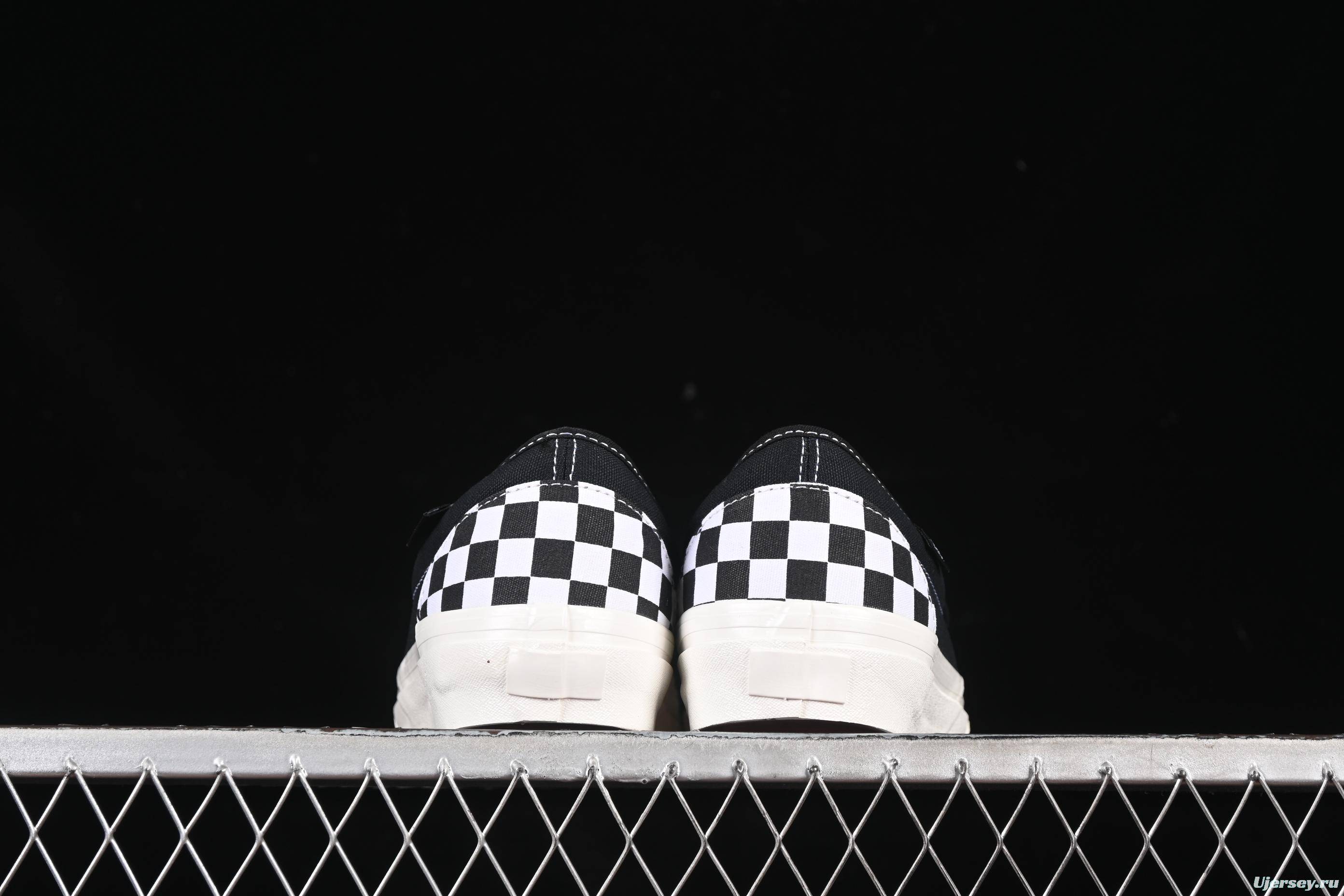 Vans Slip-On Classic Checkerboard Slip-On Casual Skate Shoes - VN0A3J9FPZR