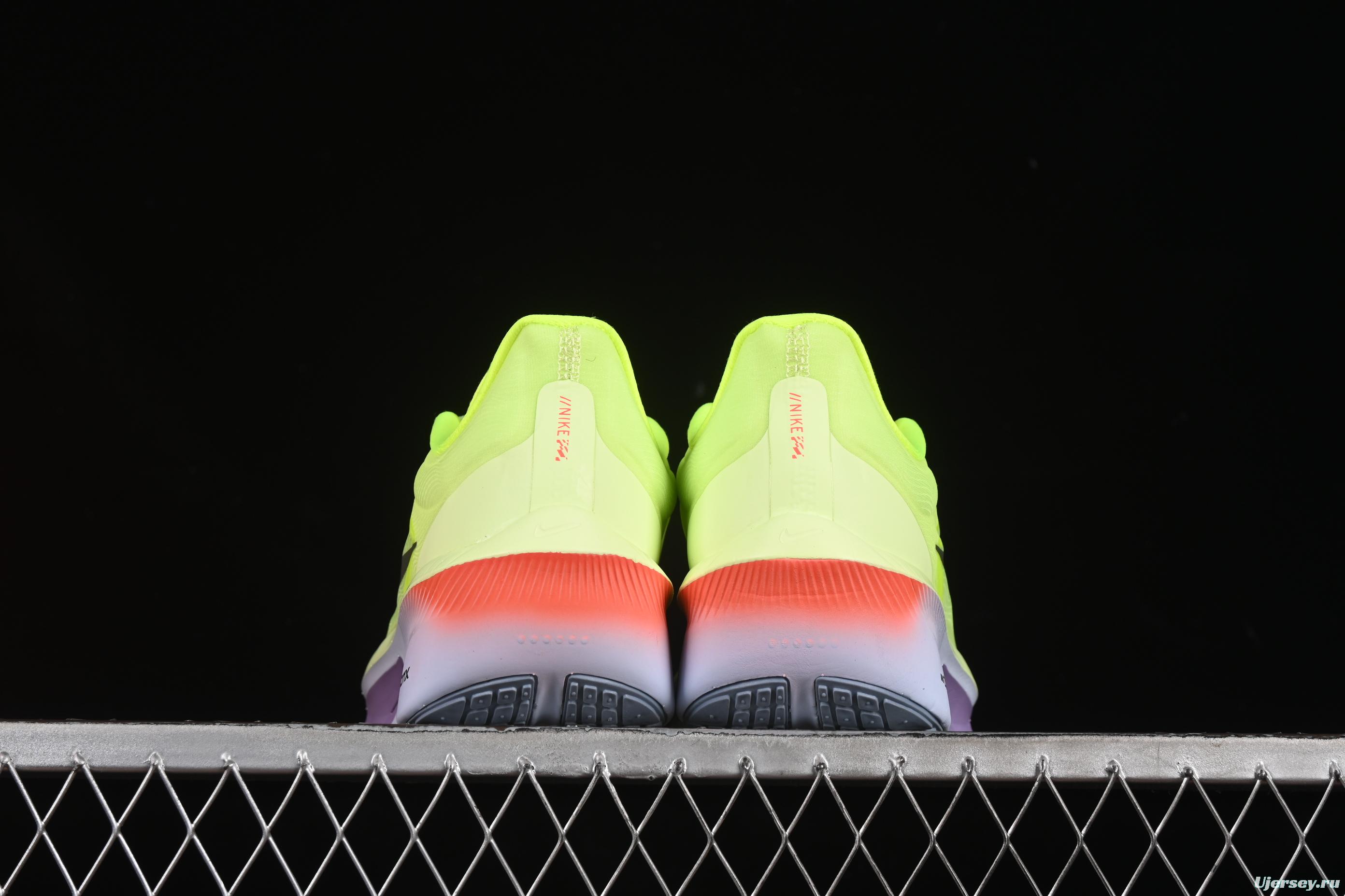 Nike Zoom Fly 6 Ultra-Bounce Lightweight Running Shoes with React Foam and Carbon Fiber Plate - FN8455-701