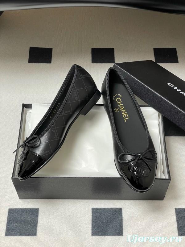 2025 Women Chanel Black Patent Leather Ballet Flats