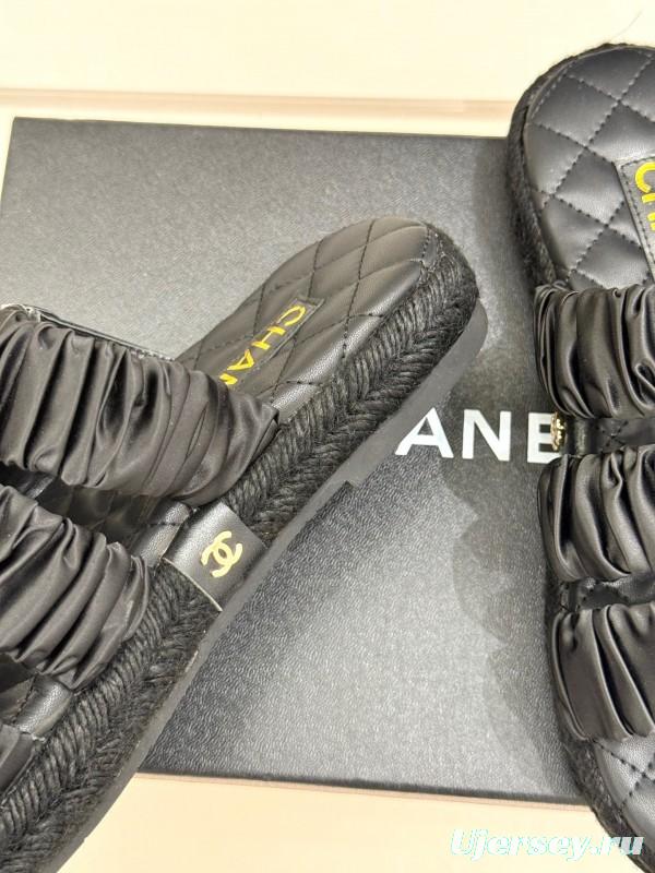 2025 Women Chanel Black Leather Slippers CC Logo KFY00230