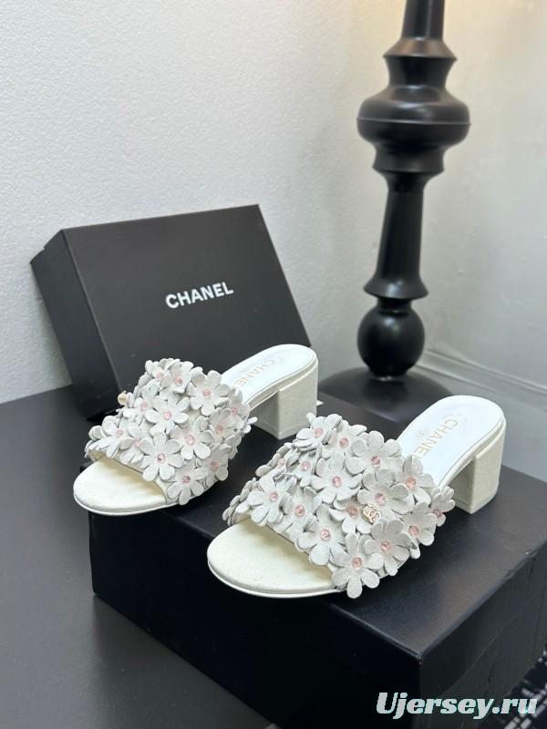 2025 Women Chanel White Leather Sandals