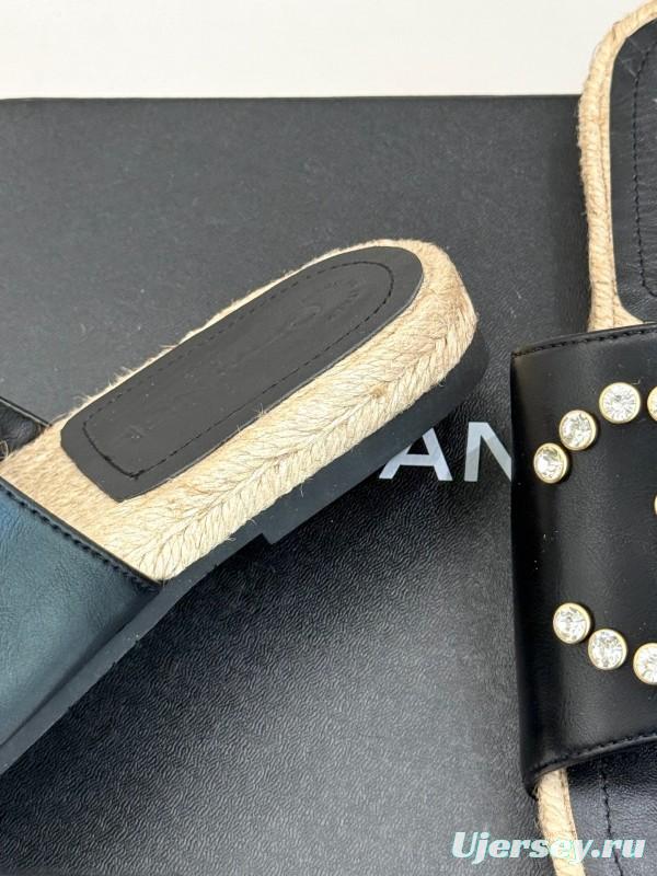 2025 Slippers Chanel Black Leather Slippers