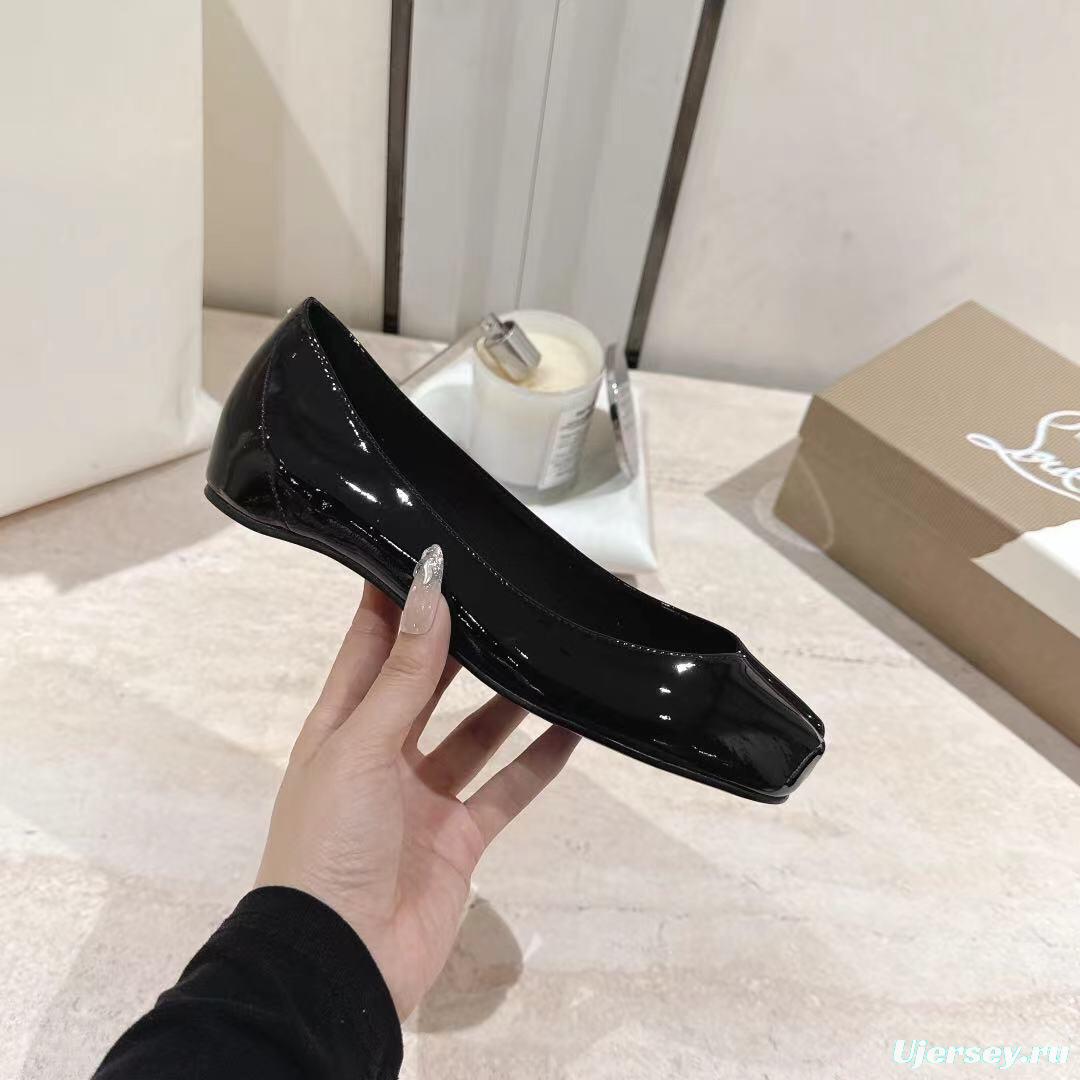 2025 Women MM6 Black Patent Leather Tabi Ballet Flats KFY00280