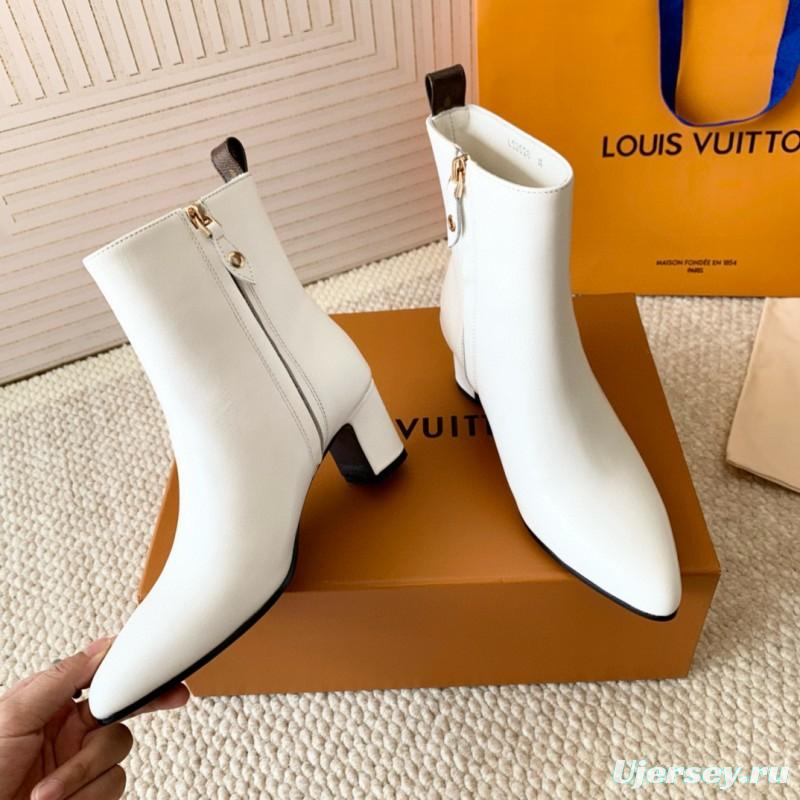 2024 Women Louis Vuitton White Leather Ankle Boots MJ00410