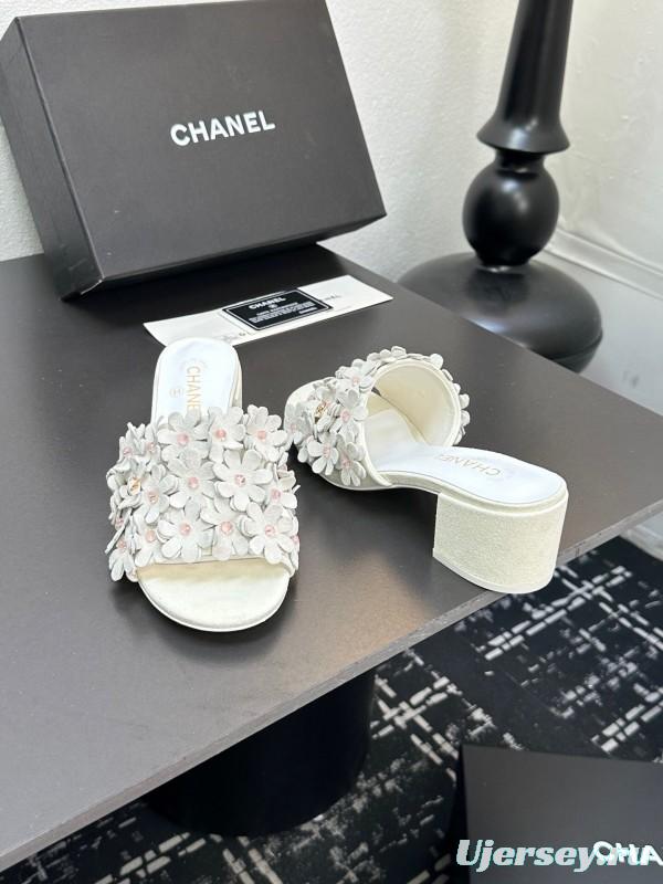 2025 Women Chanel White Leather Sandals