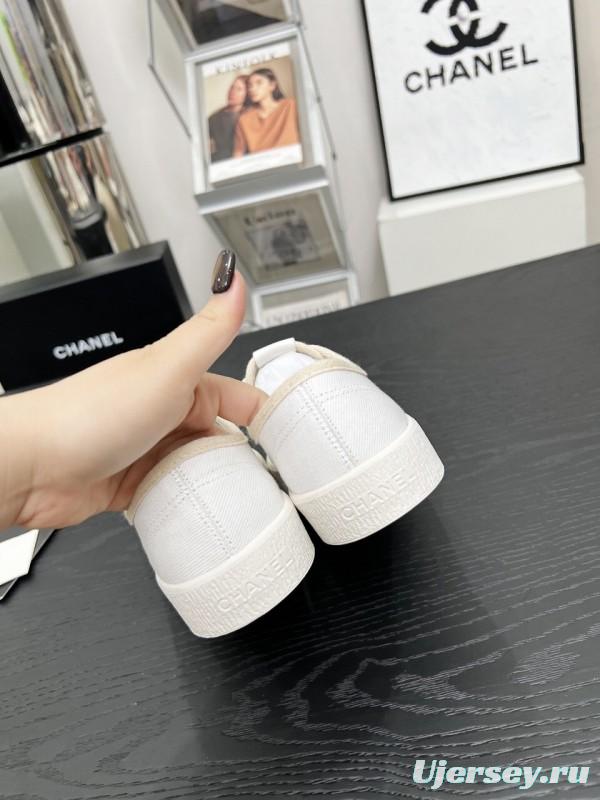2025 Women Chanel White Canvas Casual Sneakers LY00230