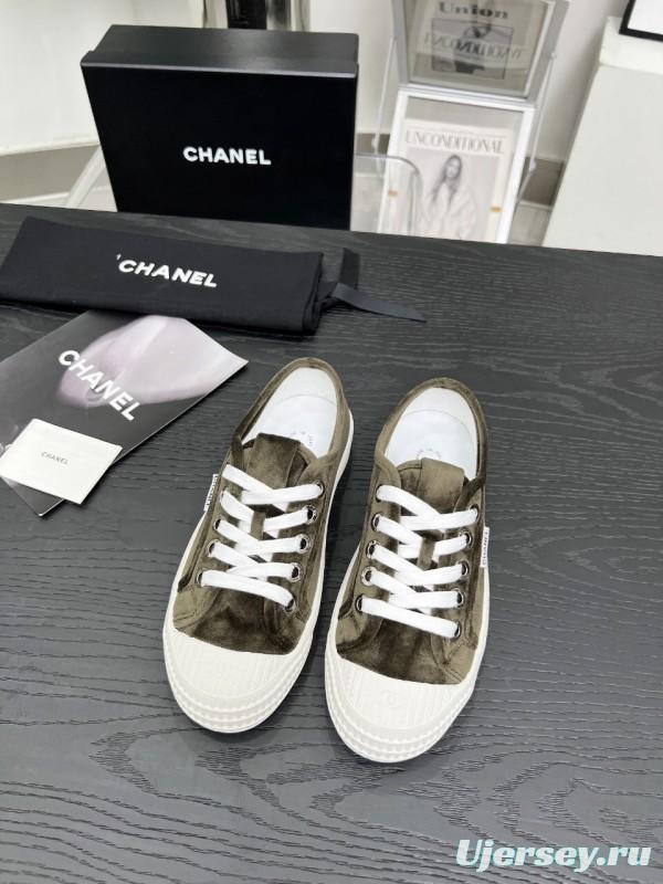 2025 Women Chanel Army Green Suede Casual Sneakers