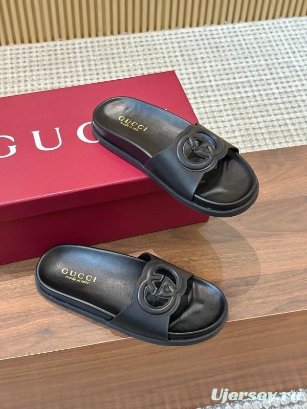 2025 Women Gucci Black Leather Slippers Interlocking G LY00230