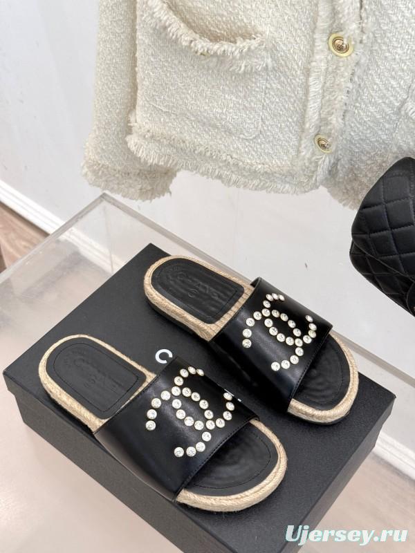 2025 Slippers Chanel Black Leather Slippers